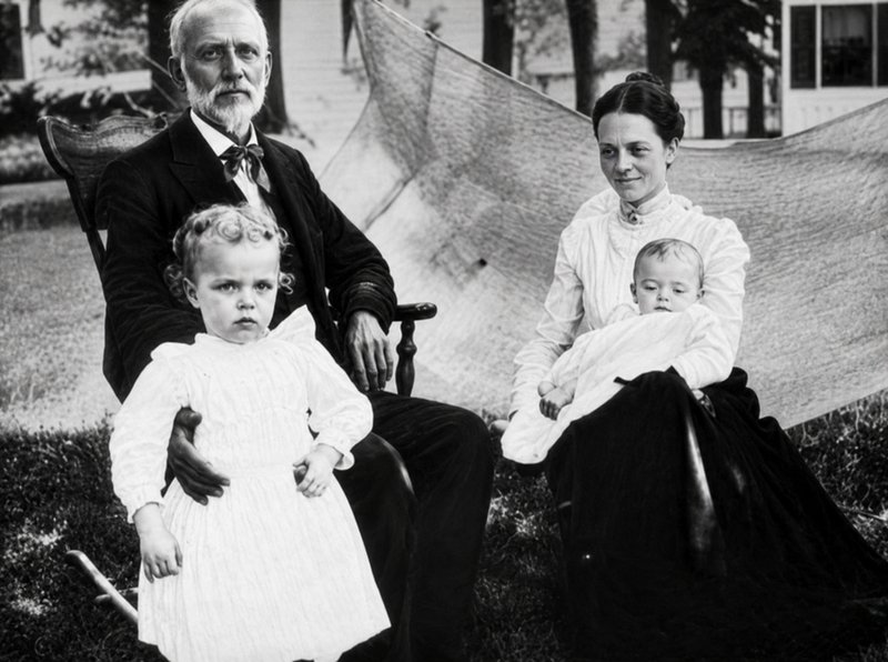 The Phelps family photographed on a lawn in 1901